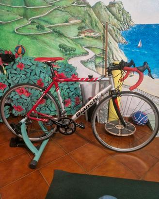 Bicicletta da corsa Bianchi mod. Nirone 7 + rullo