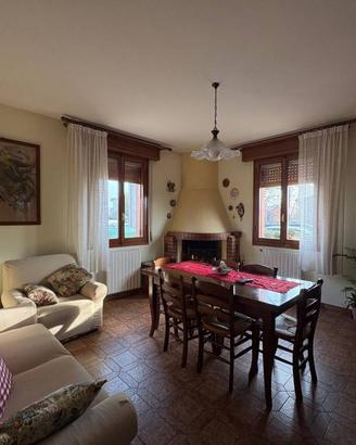 Casa indipendente di 444 m² con più di 5 locali e 
