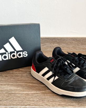 ADIDAS modello Hoops 2.0 Nero-Rosso, 37,5