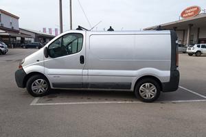 Renault Trafic 2.5 dCi 140cv