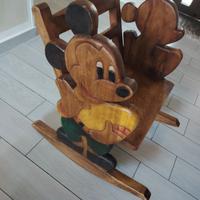 dondolo in legno 