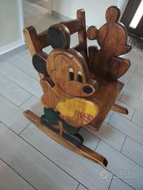 dondolo in legno 