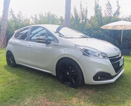 Peugeot 208 GT line bianco perla 110hp benzina