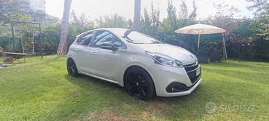 Peugeot 208 GT line bianco perla 110hp benzina