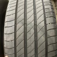 Gomme Michelin 215 55 R 18