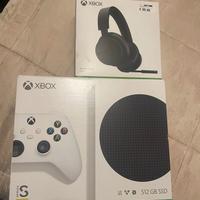 XBOX SERIES S +CUFFIE XBOX ORIGINALI+TASTIERA