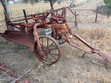 Aratro a traino Bivomere F.lli Cantarella