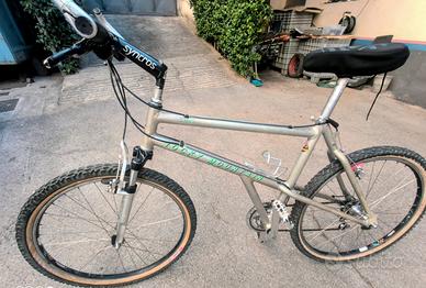 mountain bike vintage Rocky mountain 