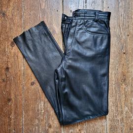 Pantalone in pelle tipo jeans