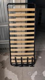 letto con doghe in legno 