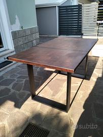 Tavolo in legno sala/cucina