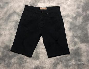 Pantaloni corti