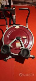 attrezzo fitness per addominali e glutei 