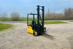 carrello elevatore,muletto OM mod. XE18  del 2005