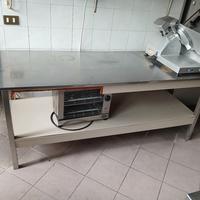 tavolo in accaio inox 