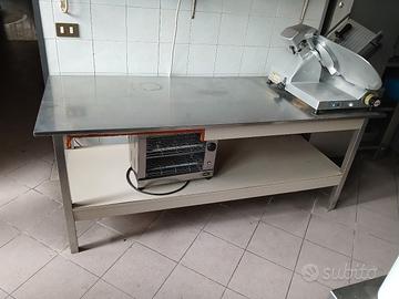 tavolo in accaio inox 