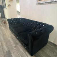 Divano Chesterfield 3 posti velluto nero