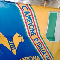 bandiera 1° scudetto Hellas Verona con autografi 