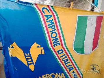 bandiera 1° scudetto Hellas Verona con autografi 