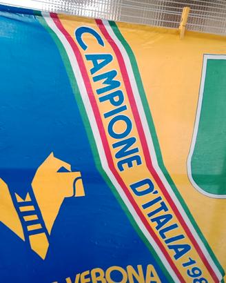 bandiera 1° scudetto Hellas Verona con autografi 