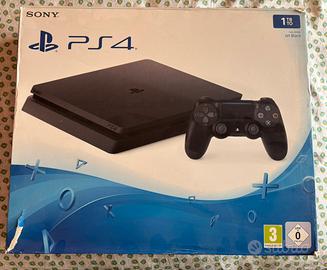 Ps4 Slim 1Tb + 2 joystick + gioco + cavi