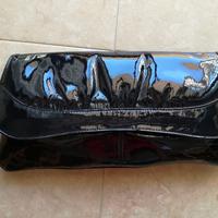 Borsa nera da cerimonia in pelle lucida