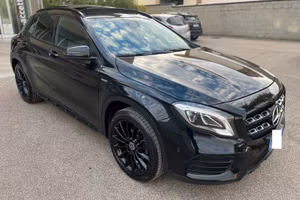 MERCEDES GLA X156 night edition