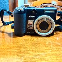 Colplix 5000 di Nikon con teleobbietivo
