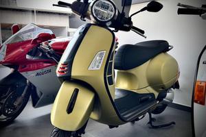Piaggio Vespa 300 GTS Super Sport