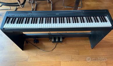 Pianoforte YAMAHA P 85 con Base Originale