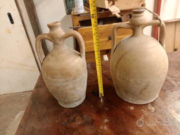 coppia di fiasche brocche  in terracotta antica 