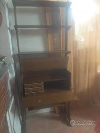 libreria con ribaltina e cassettini in buono stato