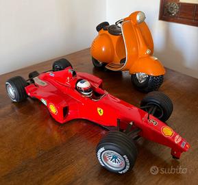 Ferrari Hotwheels e vespa in ceramica