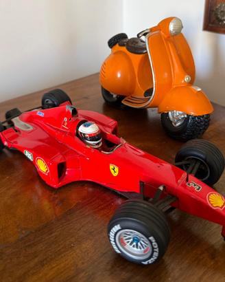 Ferrari Hotwheels e vespa in ceramica