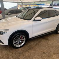 Alfa Romeo Stelvio 210 CV Q4 full tetto uniprò