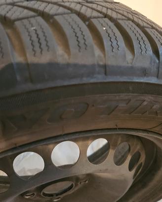gomme invernali con 500 km ( per cambio auto) 