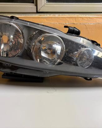 Faro alfa romeo 147  2007