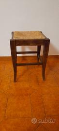 Sgabello antico