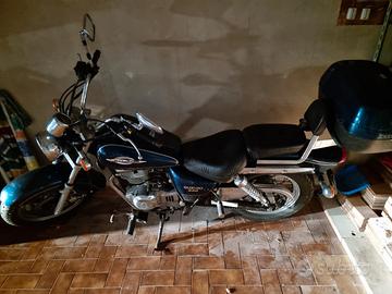 Suzuki GZ Marauder 250 - 1999