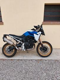 BMW F900 GS ENDURO PRO incidentata 