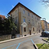 4 LOCALI A ASCOLI PICENO