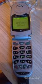 Motorola V51 con auricolare e caricatore auto 
