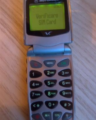 Motorola V51 con auricolare e caricatore auto 