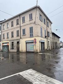 Negozio-ufficio-studio-pied a terre a meda