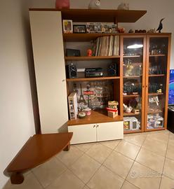 Mobili salotto con vetrina + tavolino
