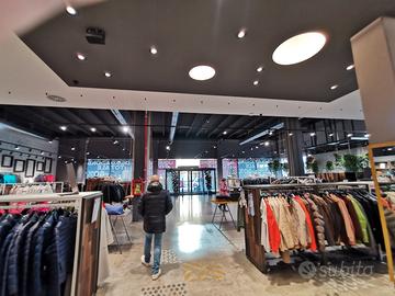 Negozio - spezio commerciale di 2.300 mq
