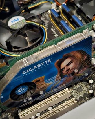 Blocco 774 P5B deluxe Q6600 4GB Hyperx 7800GT