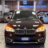 Bmw X5 xDrive30d 258CV Experience è dotato di ganc