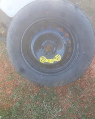Pneumatico hankook  225 65 R 17  + cerchio in acci