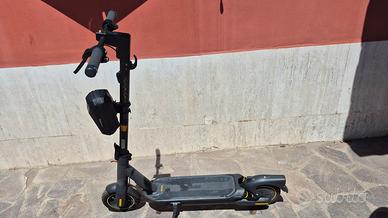 ninebot g2 max monopattino